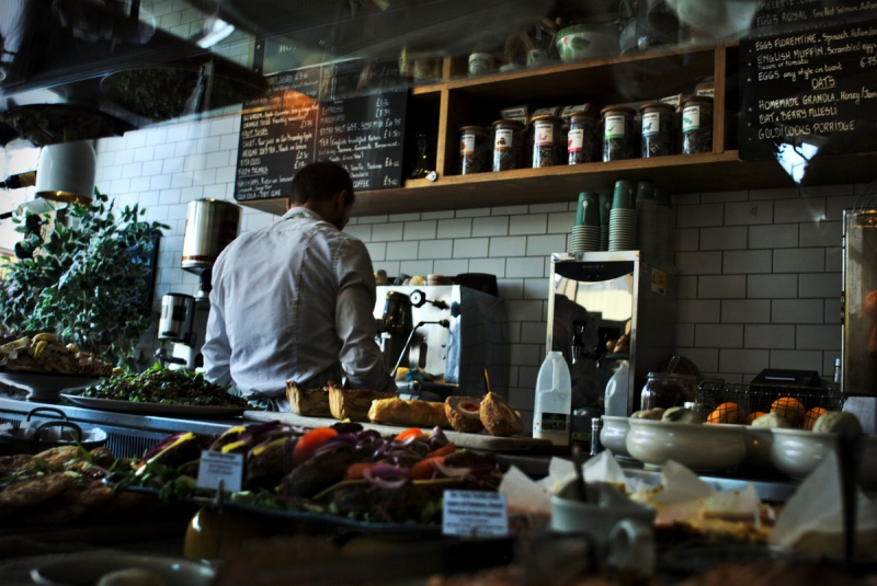 magasin-STE MAXIME-min_bar_cafe_restaurant_shop_counter_showcase_display_fresh-877172